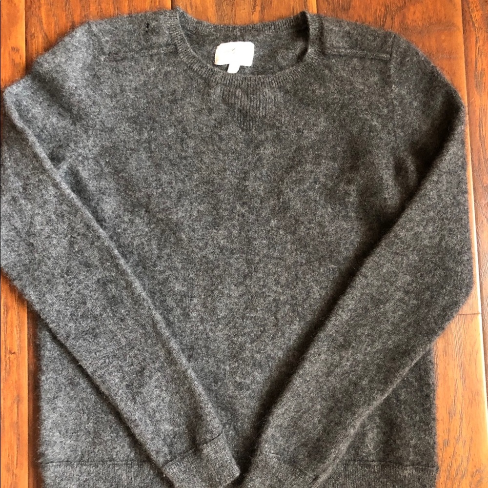 Beautiful Cashmere sweater- NEEDS REPAIR